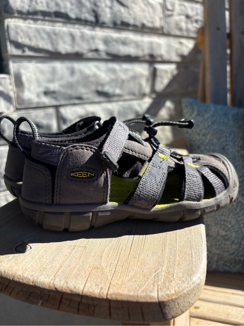 Keen Kids Gray Closed-Toe Sports Sandals with Lime Accents